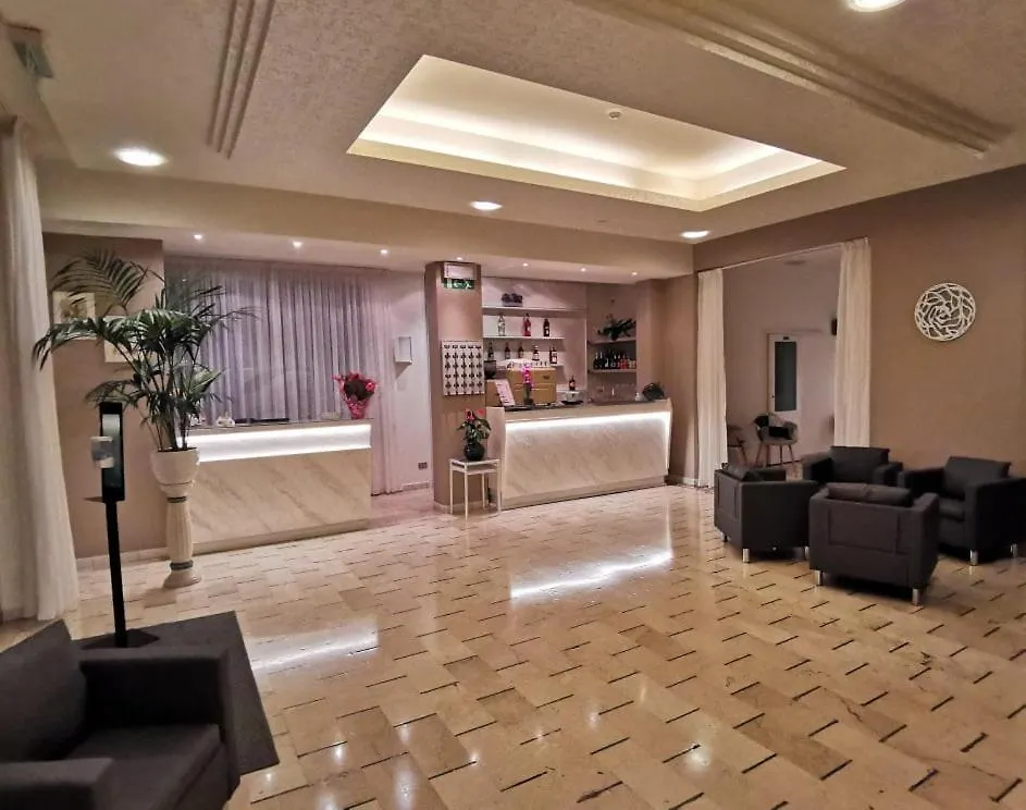 Hotel Cristoforo Colombo Cesenatico 3*,